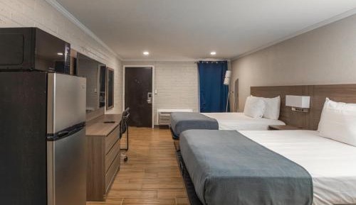 Deluxe Queen Room with Two Queen Beds - Non-Smoking