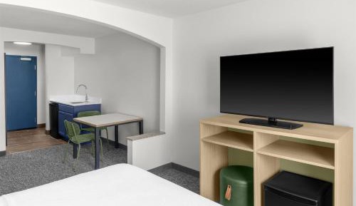 King Room with Sofa Bed - Non-Smoking