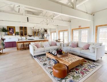 Family Room with Garden View