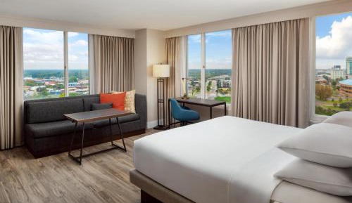 Corner King Room