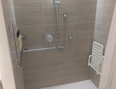 King Studio with Roll-in Shower - Mobility and Hearing Accessible