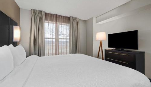 One-Bedroom King Suite