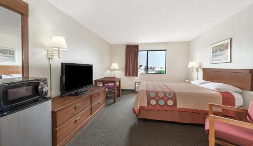 Queen Room - Mobility Access/Non-Smoking