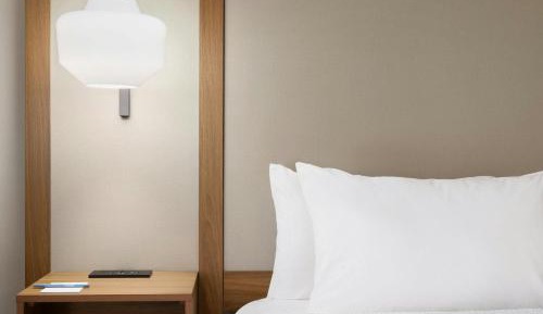 Standard King Room with Adapted Tub - Mobility Accessible