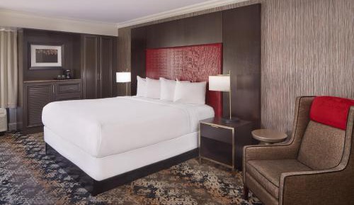 Deluxe King Room - Non-Smoking