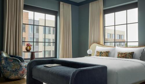 Deluxe King Room