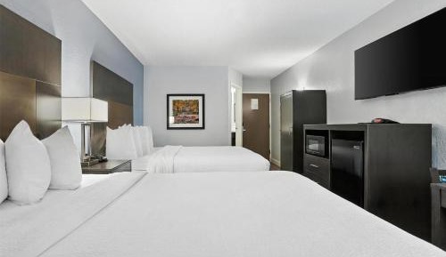 Queen Room with Two Queen Beds - Non-Smoking