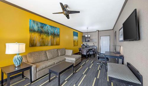 King Suite with One King Bed and Whirlpool - Non-Smoking