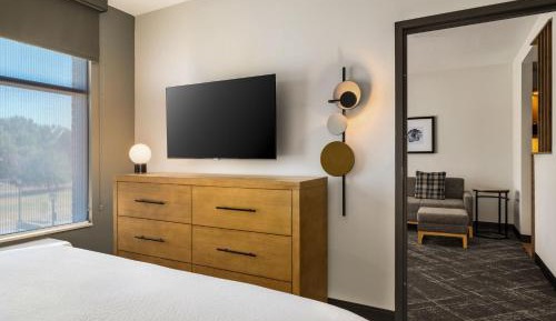 One-Bedroom King Suite with Sofa Bed 