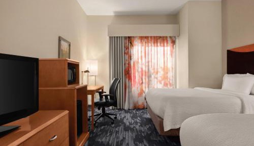 Queen Room with Two Queen Beds - Hearing Accessible