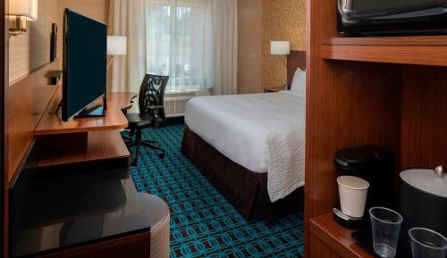 King Room with Roll-In Shower - Mobility Access/Hearing Accessible