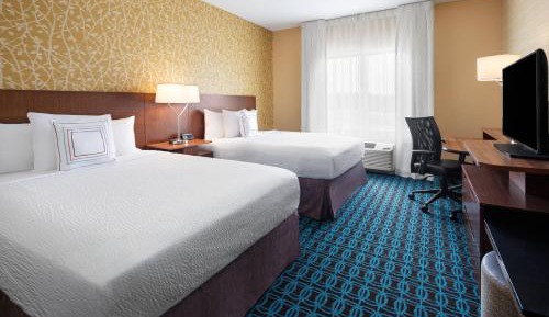 Queen Room with Two Queen Beds - Hearing Accessible