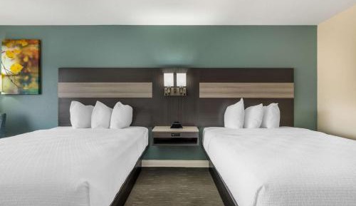 Queen Room with Two Queen Beds - Non-Smoking