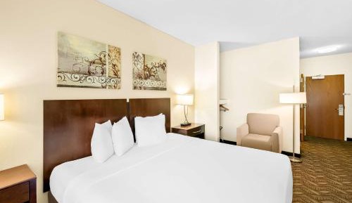 King Room with Roll-in Shower - Disability Access - Non-smoking