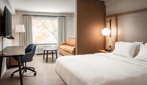 King Suite with Sofa Bed and Roll-In Shower - Mobility Accessible