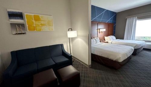 Queen Suite with Two Queen Beds - Non-Smoking