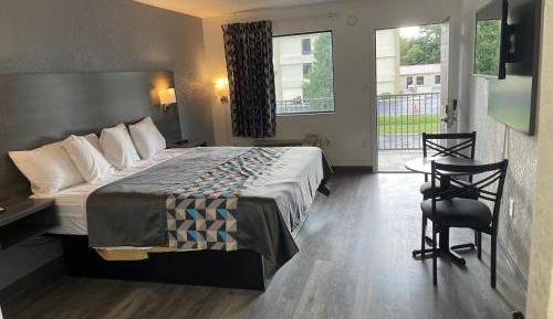 Standard King Room