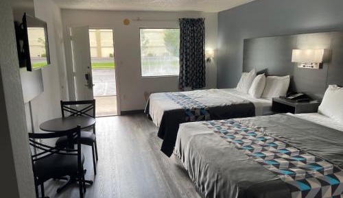 Standard Queen Room
