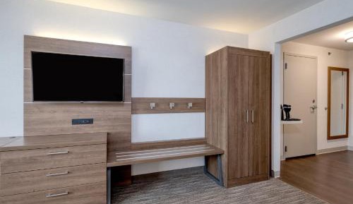 Double Room - Mobility Accessible Tub - Non-Smoking