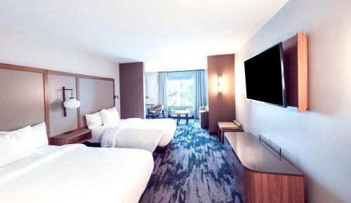 Queen Suite with Two Queen Beds, Bathtub and Sofa Bed - Mobility Access/Hearing Accessible