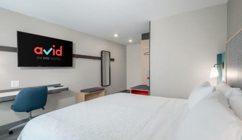 Standard King Room with Mobility Accessible Roll-In Shower
