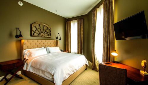 Deluxe King Room