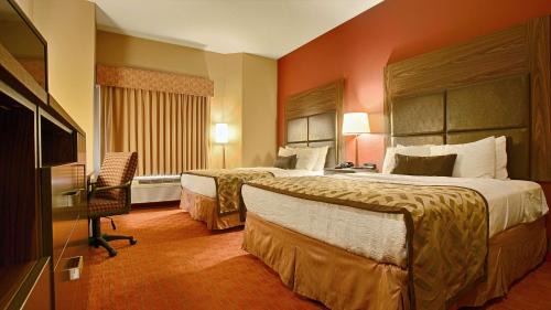 Queen Suite with Two Queen Beds