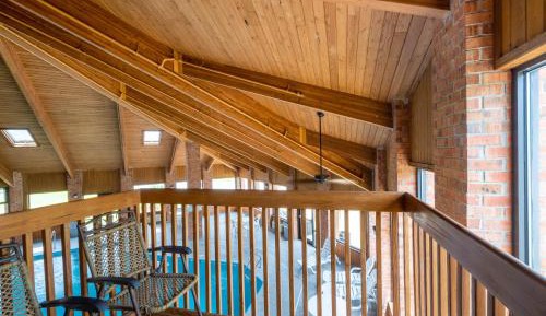 Presidential King Studio Suite with Pool View - Non-Smoking
