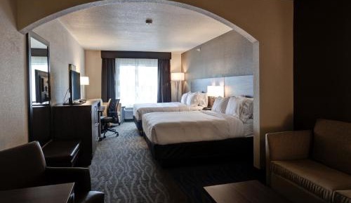 Queen Suite with Two Queen Beds - Communications Accessible