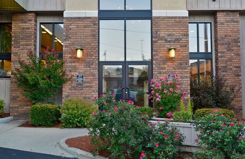 Downtown Branson Hotel | Best Western Plus Landing View Inn & Suites