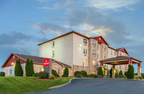Sparta Hotel | Ramada by Wyndham Sparta/at Speedway