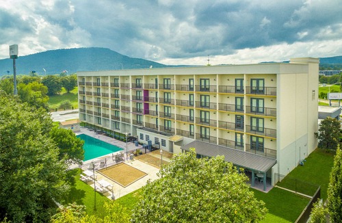Downtown Chattanooga Hotel | District 3 Hotel, Ascend Hotel Collection