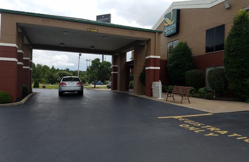 Paducah Hotel | Quality Suites Paducah