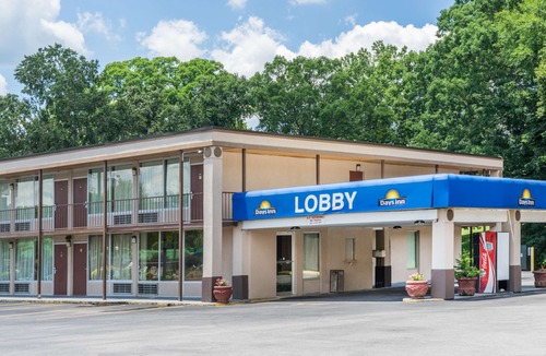 Hurricane Mills Hotel | Days Inn by Wyndham Hurricane Mills