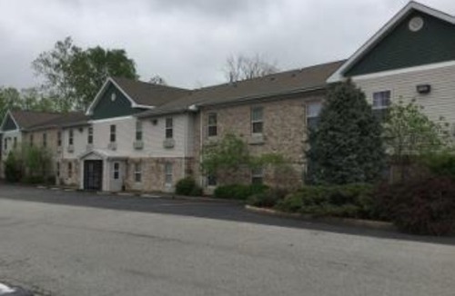 Sellersburg Hotel | Days Inn & Suites by Wyndham Sellersburg