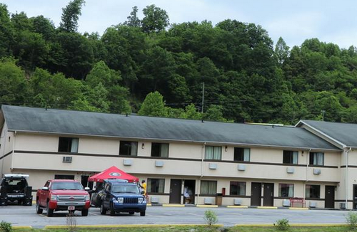 Bonnyman Hotel | American Elite Inn