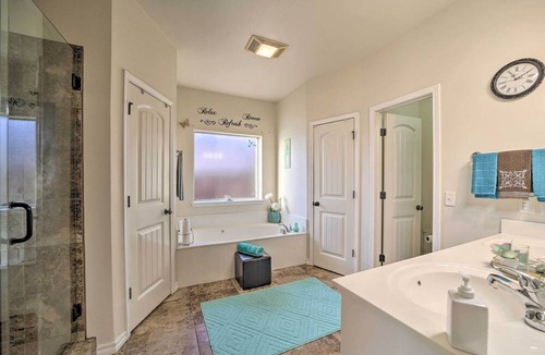 Broken Arrow House | Spacious Broken Arrow Retreat: Yard + Grill!