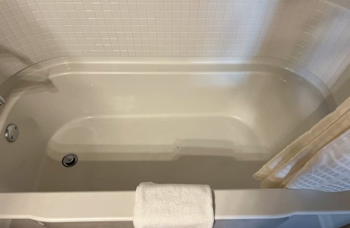 Buechel Apartment | Louisville 1 bedroom fully furnished apartment!