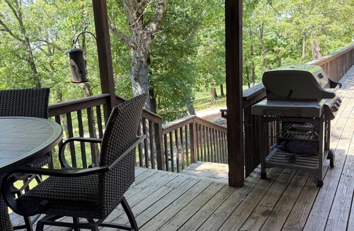 West Fork Cottage | Gorgeous 4-bedroom cottage with AC in charming Fayetteville