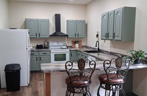 Farmington House | Tranquil 2-bedroom house with AC in beautiful Farmington