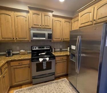 Hollister House | Deep Roots Den on Table Rock New Property