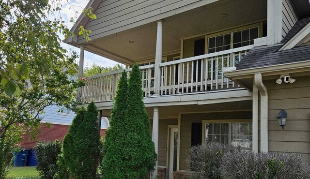 Spacious, State Line, Private Pool with king Beds