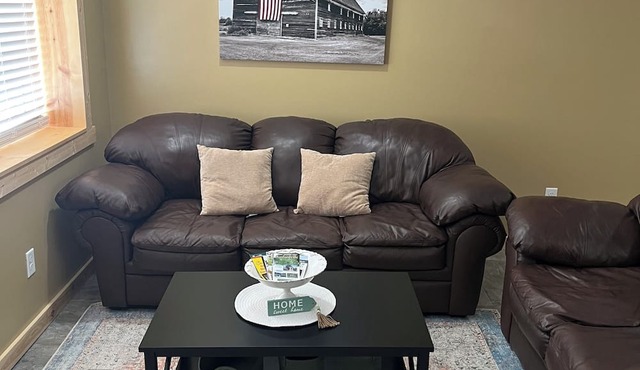Cozy 1 bedroom house on the square at Munfordville