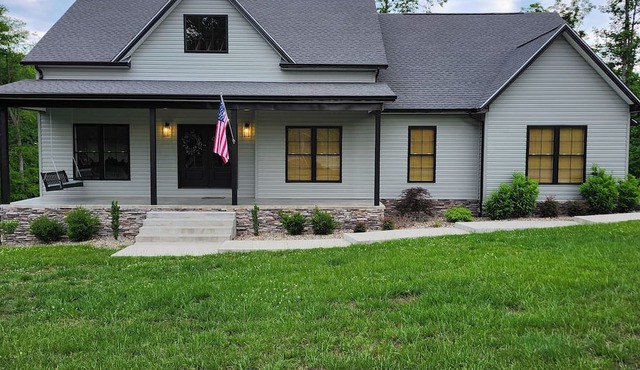 Spacious 4-bedroom house in Jamestown