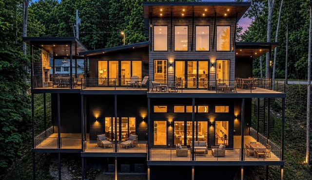 Luxury Lake Retreat, ! New ! 6 Bedroom Home Built in 2025!